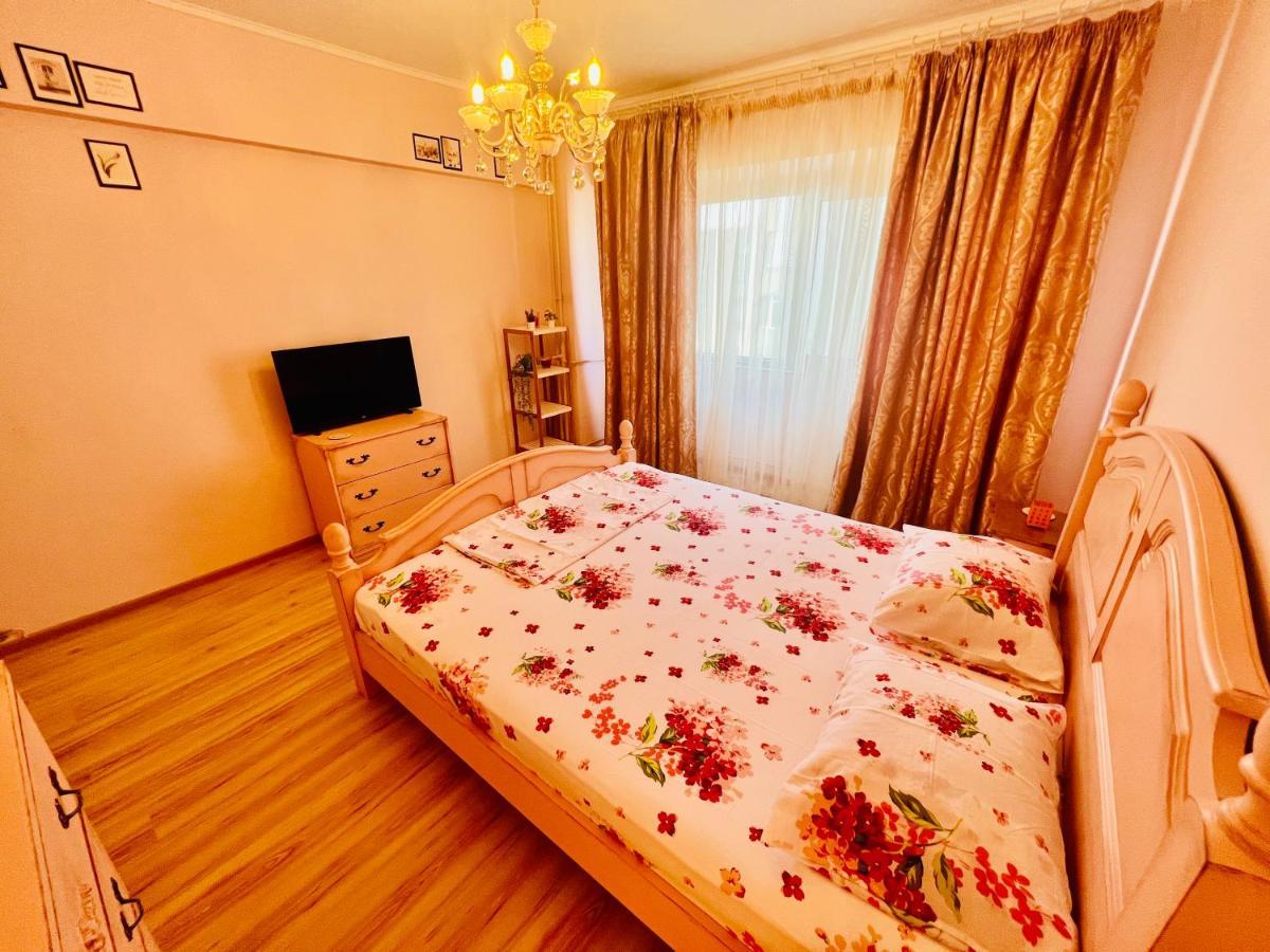 Апартаменты By The Sea For Family Мангалия Экстерьер фото